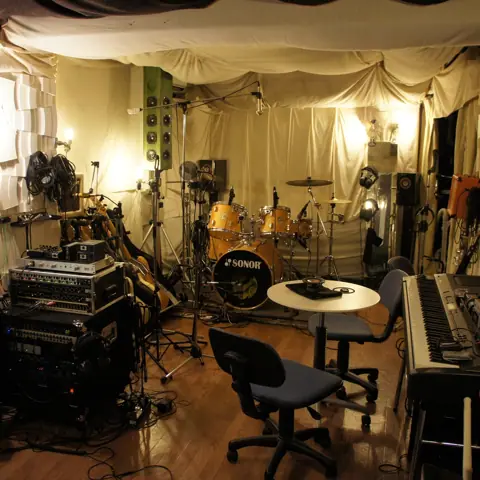 AMATERAS STUDIO NAGAOKA：ドラムセットとアンプ・機材