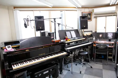 阿野音楽教室 レンタルスタジオ（レンタルスタジオANO）（グランドピアノとマイクのある部屋）