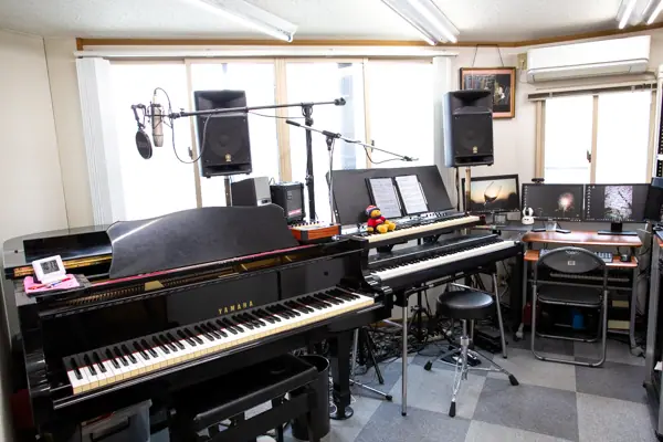 阿野音楽教室 レンタルスタジオ（レンタルスタジオANO）（グランドピアノとマイクのある部屋）