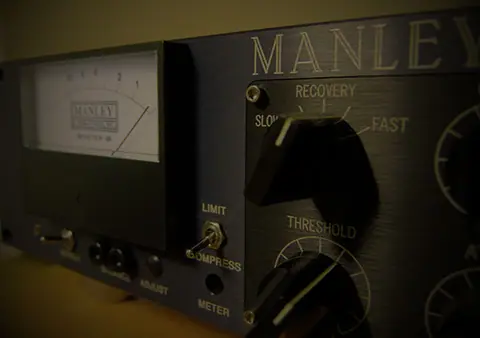 Attractive Sound Lab（アトラクティブ サウンド ラボ）（コンプレッサーのメーター）