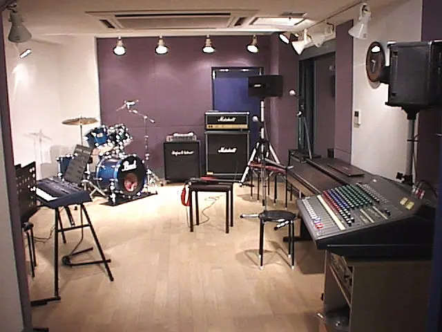BEAT WAVE Studio(ビートウェーブスタジオ)(ドラム・キーボード・アンプのあるスタジオ)