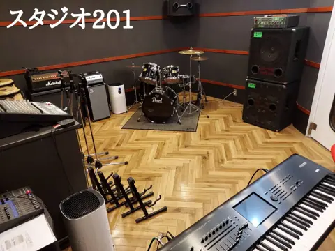 BECKアキバ リハーサルスタジオ：ドラムとキーボードのある201スタジオ