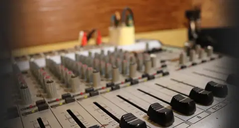 studio Cat's Eye：ミキサーのフェーダー
