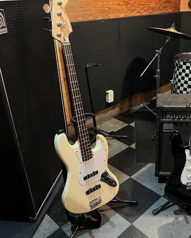 studio Cat's Eye：ベースとアンプ