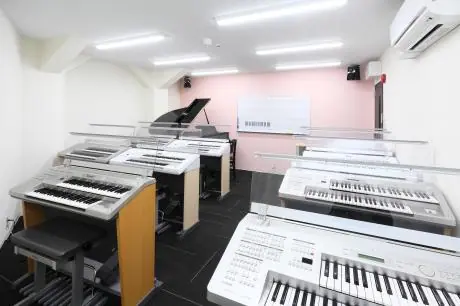 大東楽器 ユニスタイル寝屋川 レンタルルーム（グループレッスン室（エレクトーン・グランドピアノ））