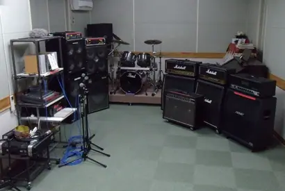 Freedom Studio 若葉町スタジオ（Aスタジオ（ドラム・アンプ））