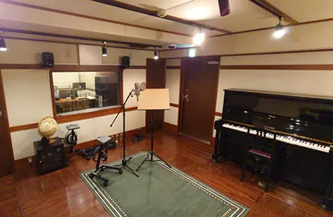 THE BASEMENT of Funky Jam：ピアノのある録音室