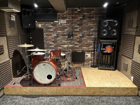 gasso music studio（楽奏）：ドラムのある練習室