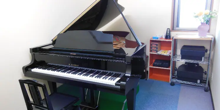 ハセガワ楽器 一宮センター レンタルルーム（グランドピアノのある部屋）