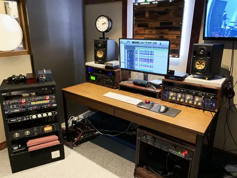 HELLO DOLLY STUDIO：コントロールルーム