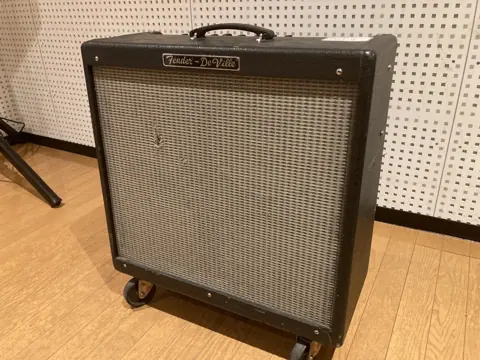 旭川音楽スタジオホッパー末広東:ベースアンプ