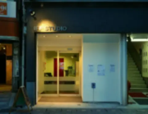 IFF STUDIO：建物入口