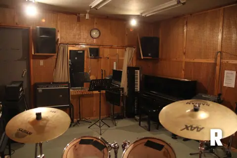 JB.STUDIO ROUTE 1（1号店）：Rスタジオ ドラム、ピアノ、アンプ