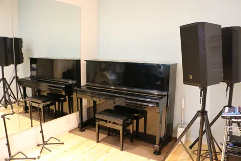 K-Link Space（ケーリンクスペース）：アップライトピアノ2台のあるスタジオ