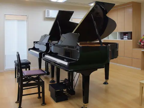 Kamizono Music Studio ピアノレンタルスタジオ（グランドピアノ2台）