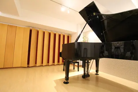 北田辺Piano Salon:グランドピアノのある部屋
