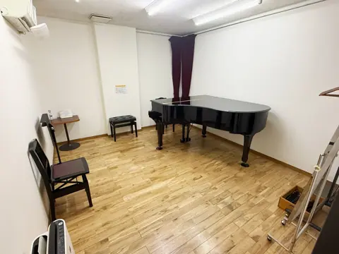 レンタルスタジオ フェルマータ（北里楽器）：スタジオ003（グランドピアノ）
