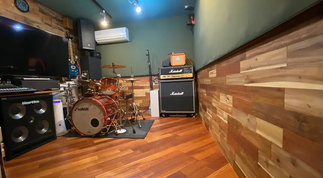 KOZZY's COZY ROOM(ドラムとMarshallアンプのある部屋)