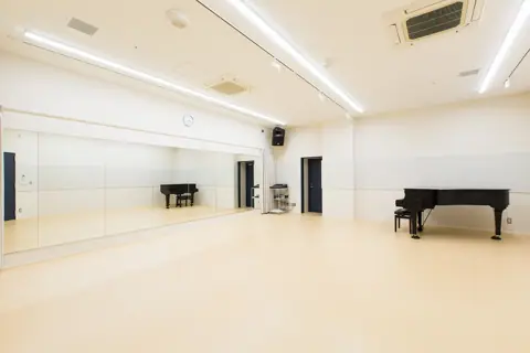 LoCo Music Studio（ロコミュージックスタジオ）：スタジオD（グランドピアノ）