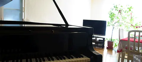 Mimi's Music Room:グランドピアノのある部屋
