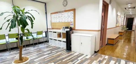 宮地楽器 高幡センター 練習室レンタル(受付前の待合スペース)