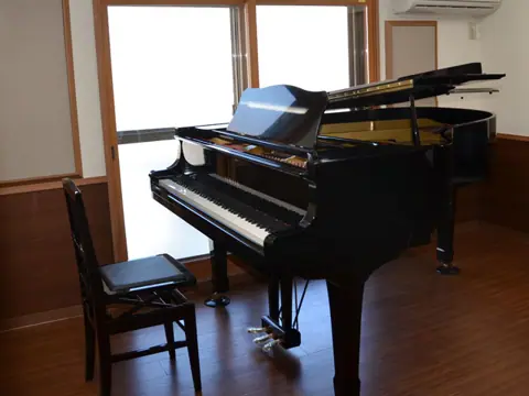 music studio Mays（ミュージックスタジオ メイズ）（グランドピアノのある部屋）