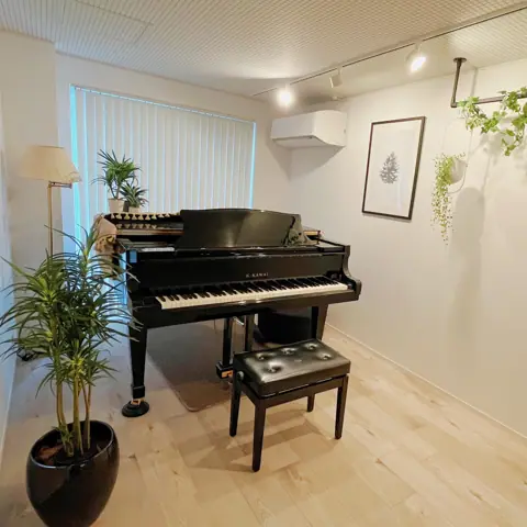 Natsuon Studio（グランドピアノの部屋）