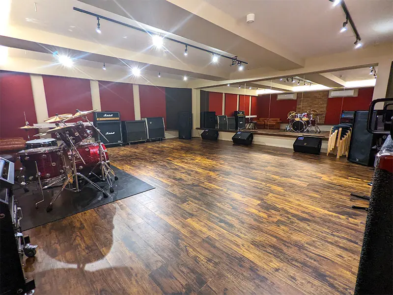 studio NiDO 溝の口店(ドラムとアンプのある練習室)