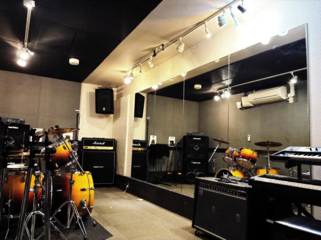 NORI SOUND studio（ドラムとアンプのある練習室）