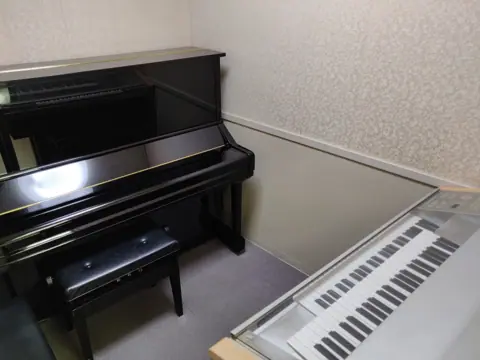 小川楽器 鳥栖店 ルームレンタル：アップライトピアノのある部屋