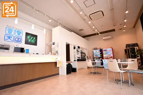 音楽天国 浜松市野店:受付とロビー