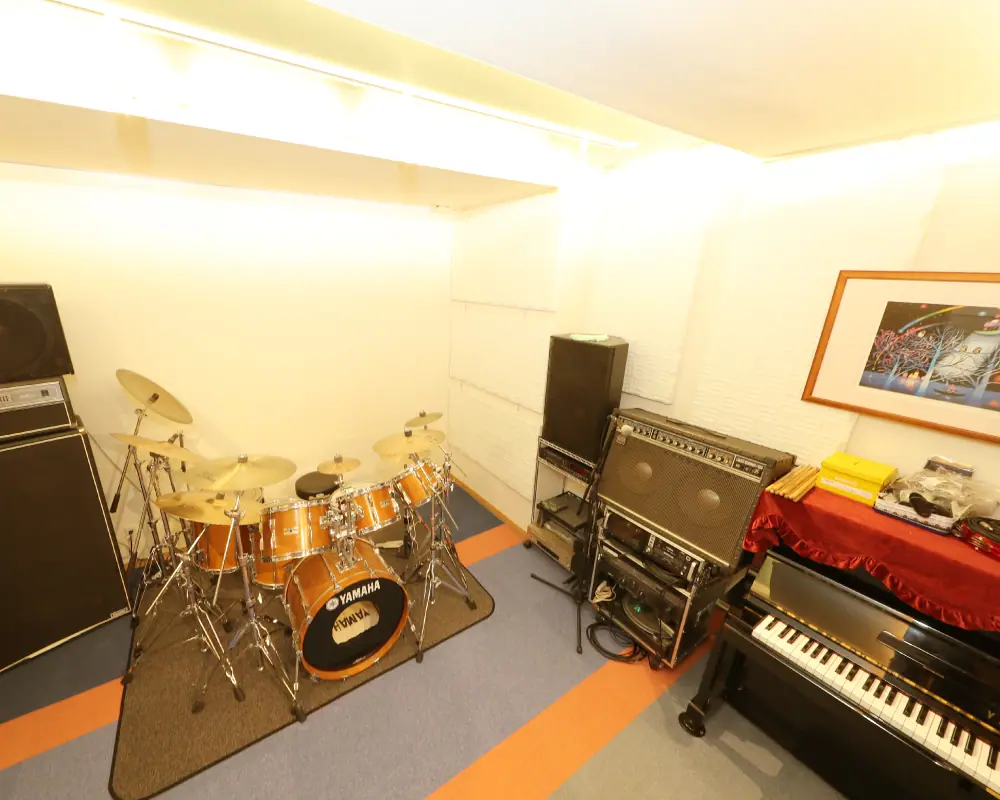 音楽教室 音教(おんきょう) スタジオレンタル(ドラムとピアノのある部屋)