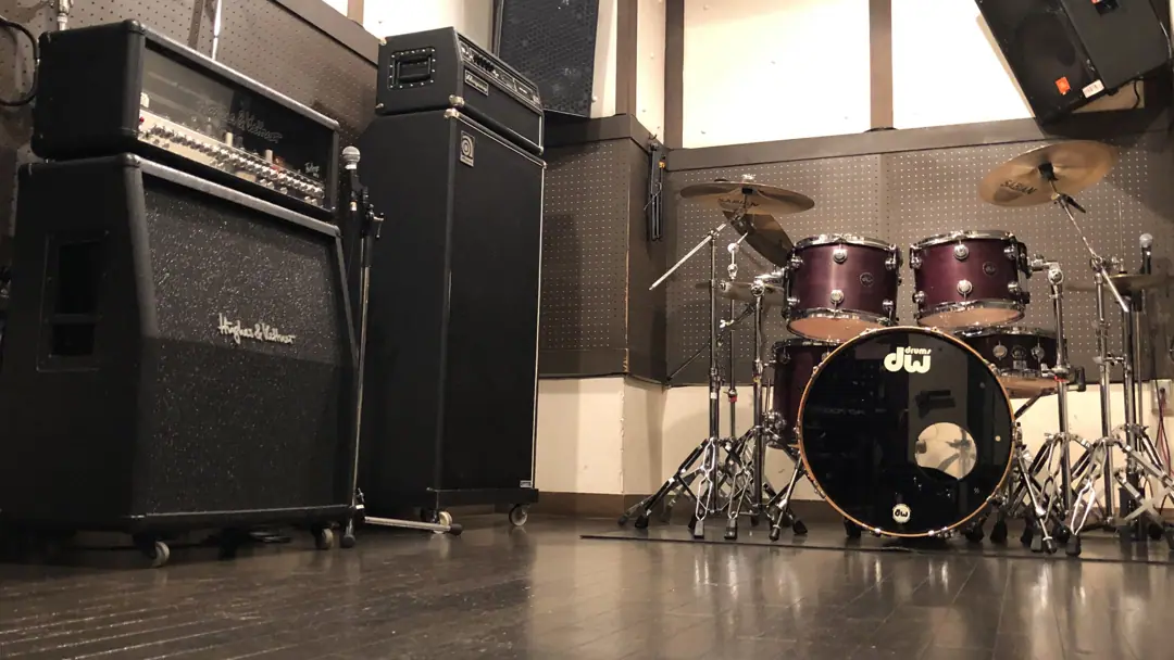 PADstudio(パッドスタジオ)(ドラムとアンプのあるスタジオ室内)