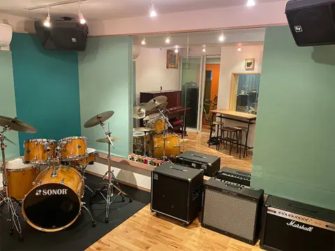 popcore studio(ポップコアスタジオ)(ドラムセットとアンプの部屋)