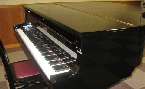 長沼コミュニティセンター 音楽室：グランドピアノ