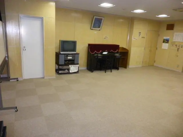 高根台公民館 音楽室(音楽室とピアノ)