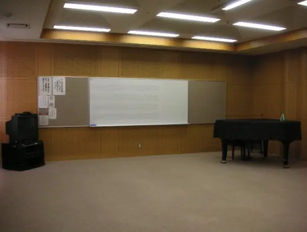 八王子市川口市民センター 音楽室（グランドピアノのある音楽室）