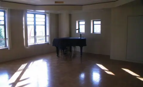 八王子市南大沢市民センター 音楽室（グランドピアノのある音楽室）