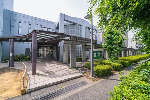 八王子市由木中央市民センター 音楽室：建物の入口