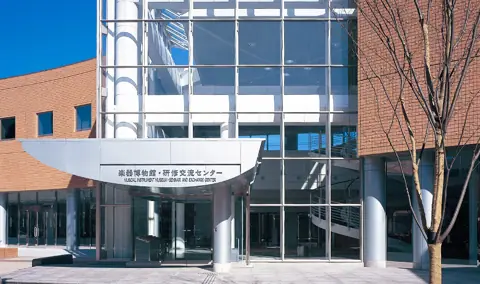 アクトシティ浜松 研修交流センター 音楽セミナー室：建物入口