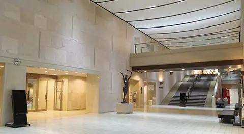 市川市文化会館 練習室：エントランスロビー