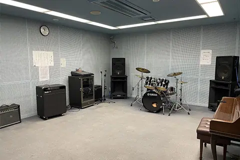 北とぴあ 第1〜第3音楽スタジオ：ドラムとアンプのある練習室