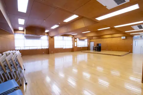 清瀬市コミュニティプラザひまわり 音楽室：舞台のある広い部屋
