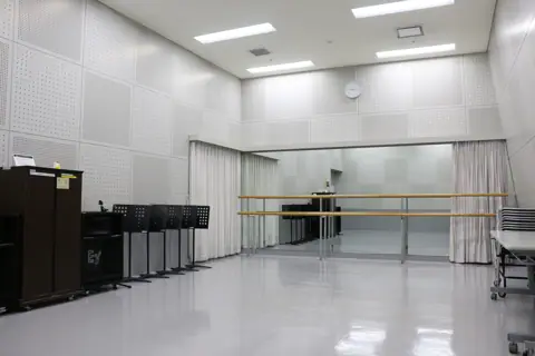 小平市民文化会館（ルネこだいら） 練習室：鏡のある練習室
