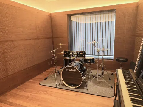 THEATRE MAdo（丸亀市民会館）スタジオB・C・D：スタジオD（ドラムセットとキーボード）