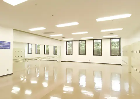 武蔵村山市民会館（さくらホール） リハーサル室：リハーサル室2（鏡）