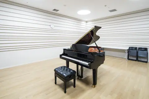 長野市芸術館 練習室（バンド練習室・音楽練習室・リハーサル室）：グランドピアノのある部屋