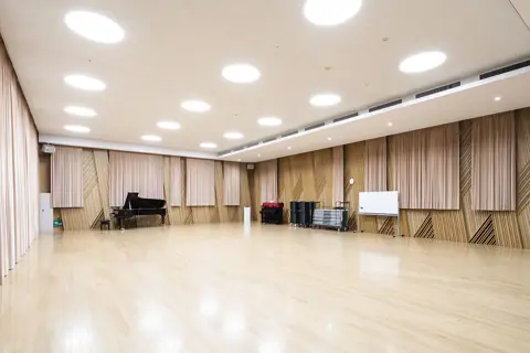 長野市芸術館 練習室（バンド練習室・音楽練習室・リハーサル室）：広い練習室