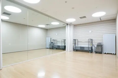 長野市芸術館 練習室（バンド練習室・音楽練習室・リハーサル室）：鏡のある練習室
