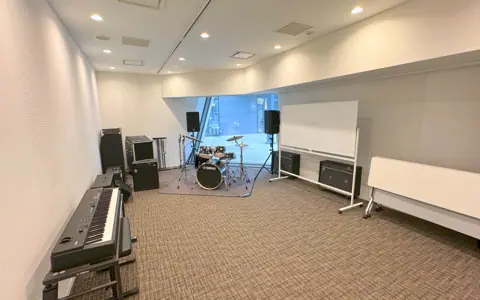 スターツおおたかの森ホール リハーサル室・スタジオ（ドラムセットとキーボードのあるスタジオ）